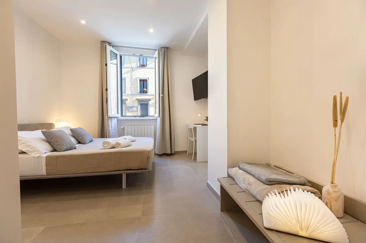 Italian Charm, Modern City Retreat photo 5
