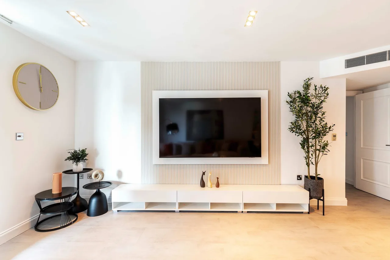 Luxe Italian-Style Apartment in Fulham, photo 4