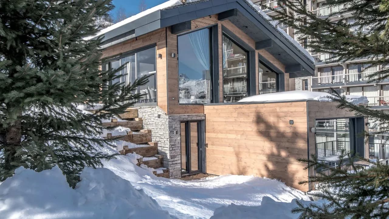 Luxury Courchevel Escape With Modern Comfort photo 3
