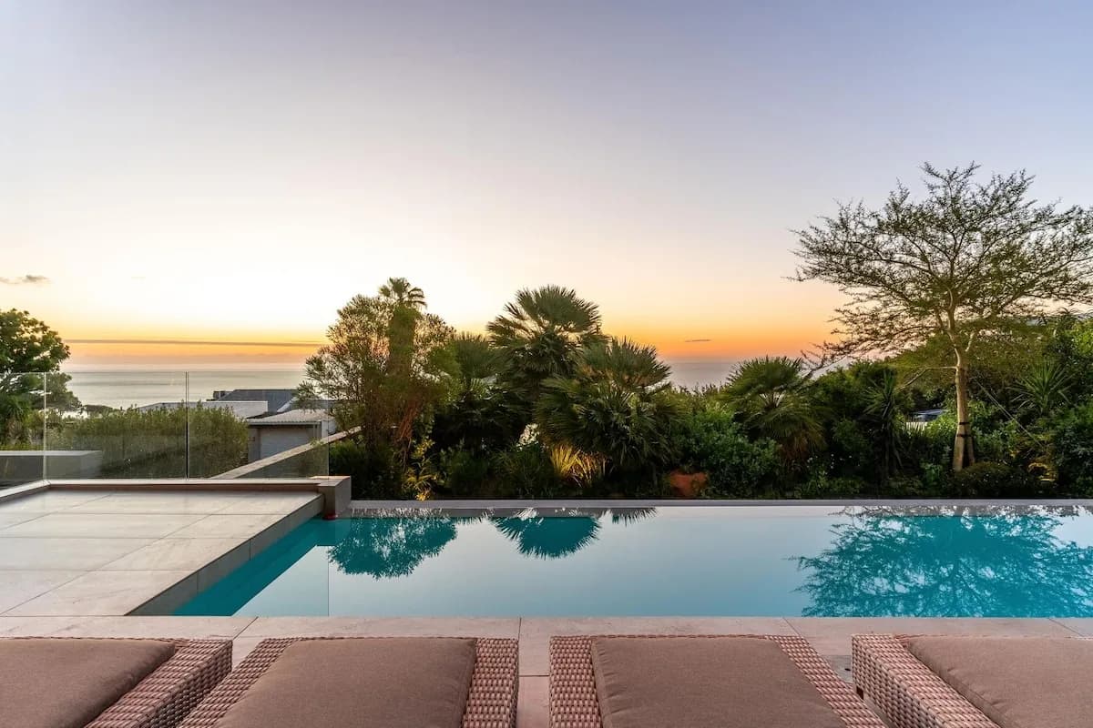 Beach View Designer Villa in Camps Bay photo 3