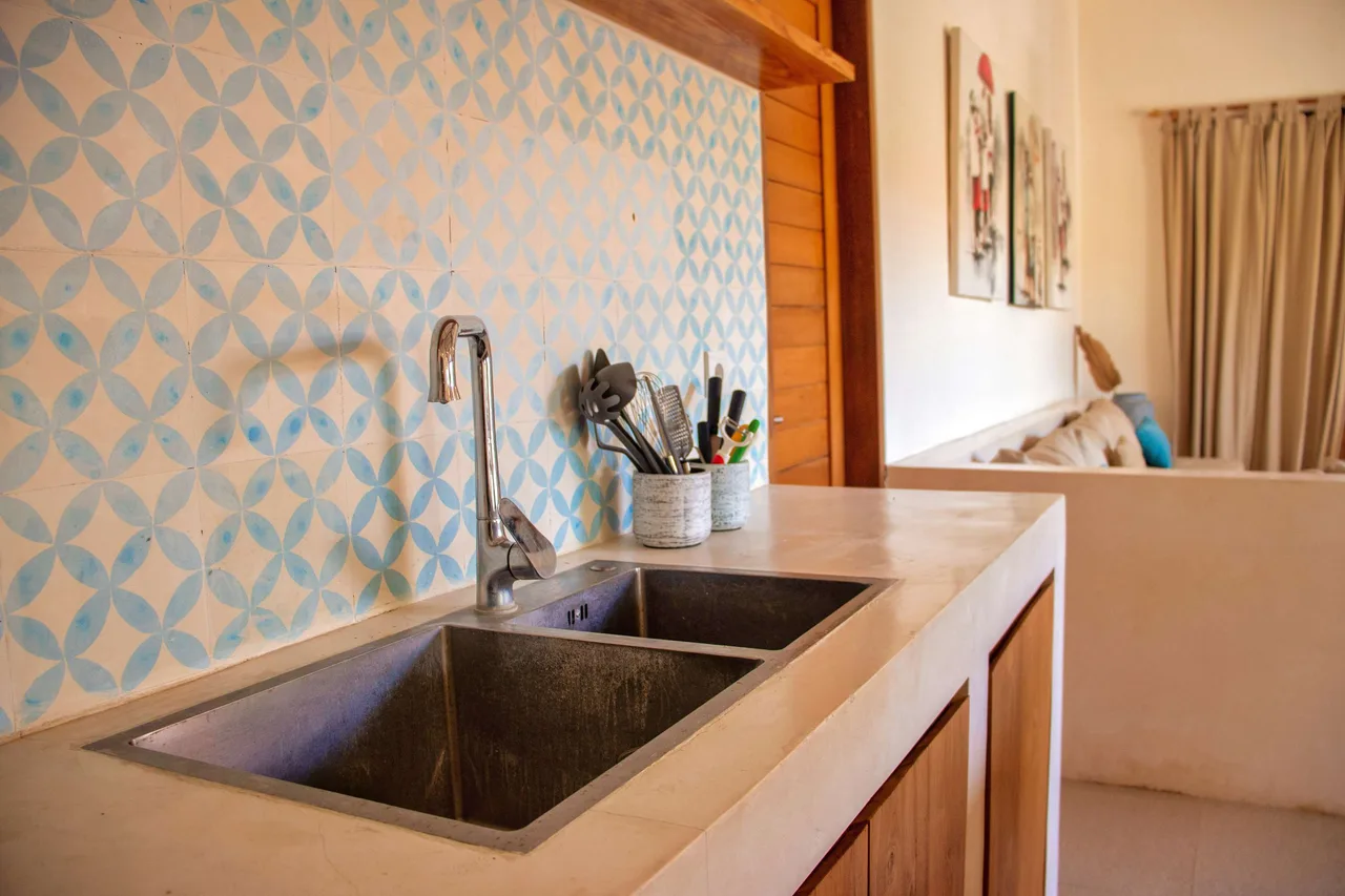 Stylish Seseh Suite Near Beach with Shared Pool photo 5