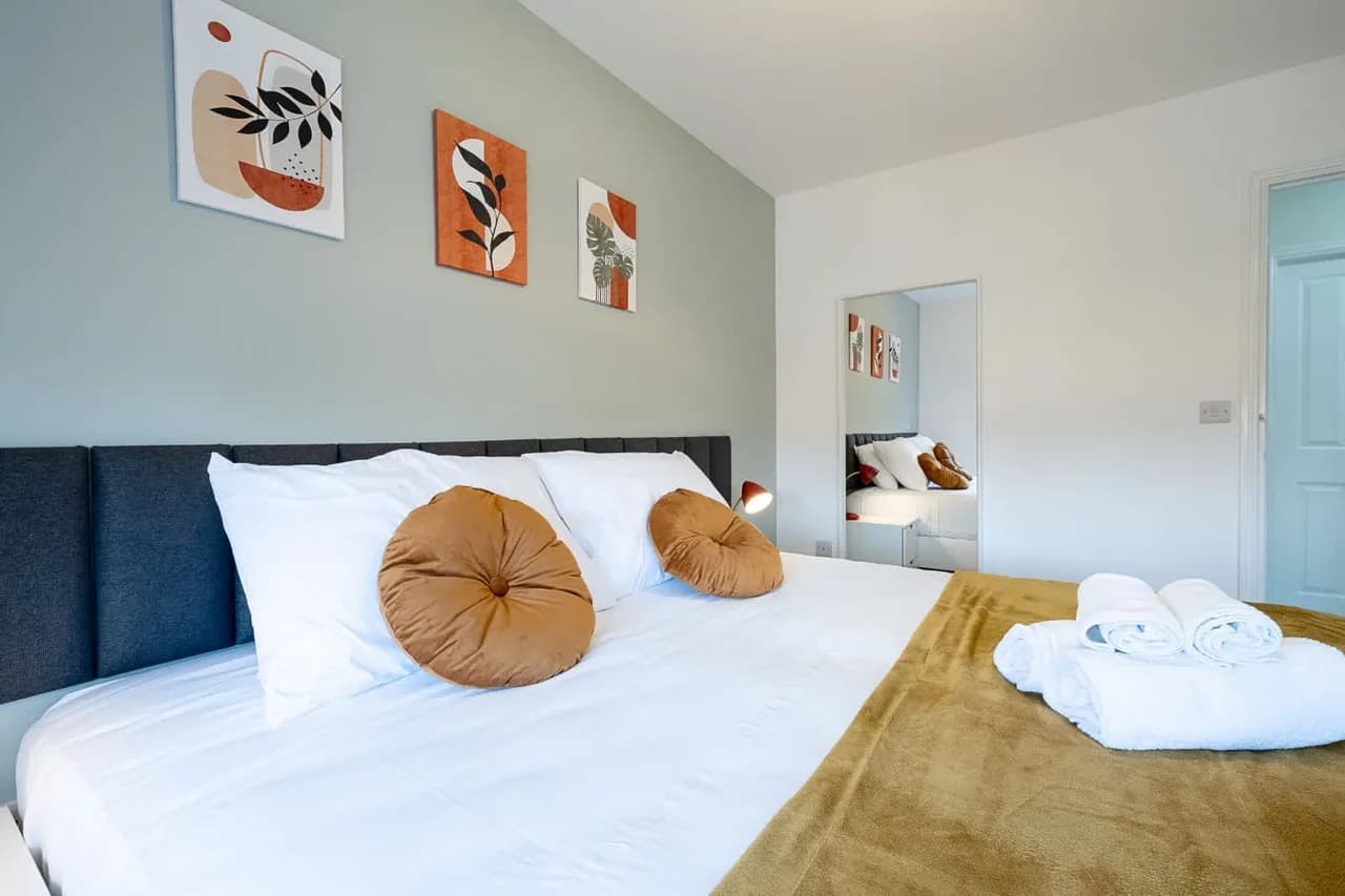 Family-Friendly House with Parking in England, foto 3