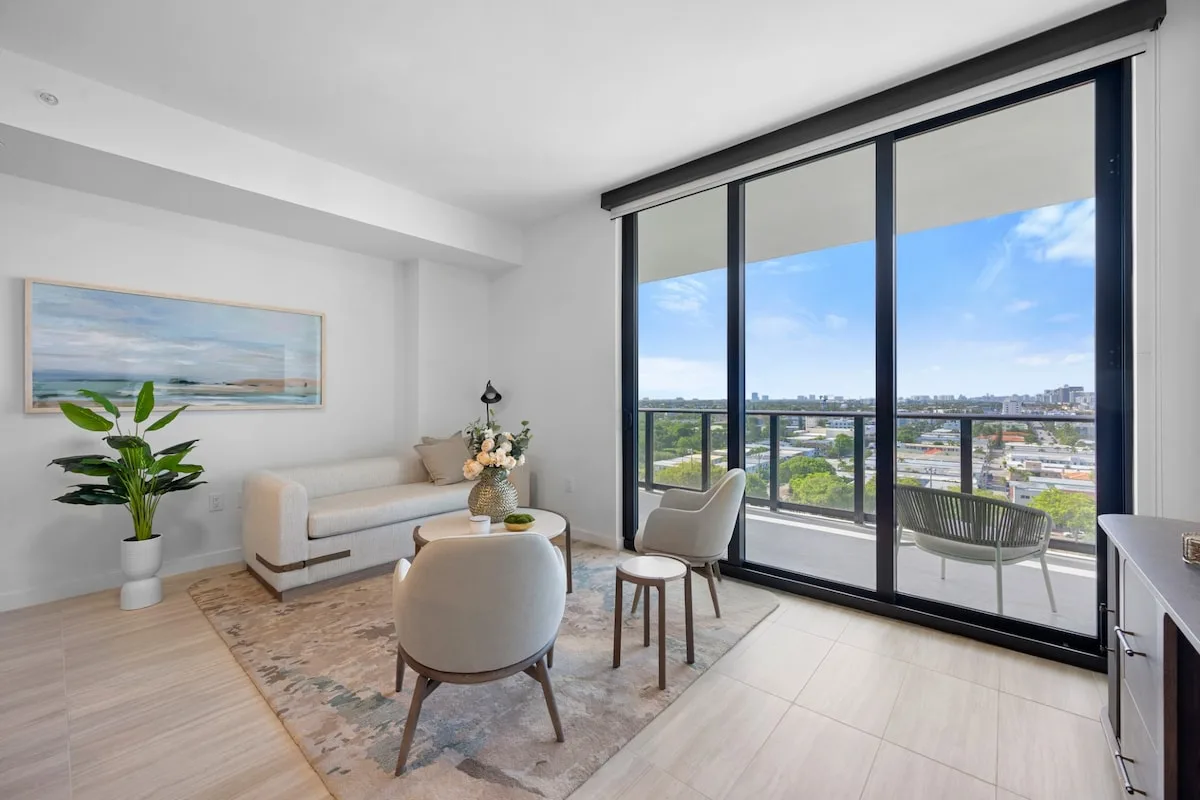 Modernes Küstenapartment in Miami Beach, Foto 2