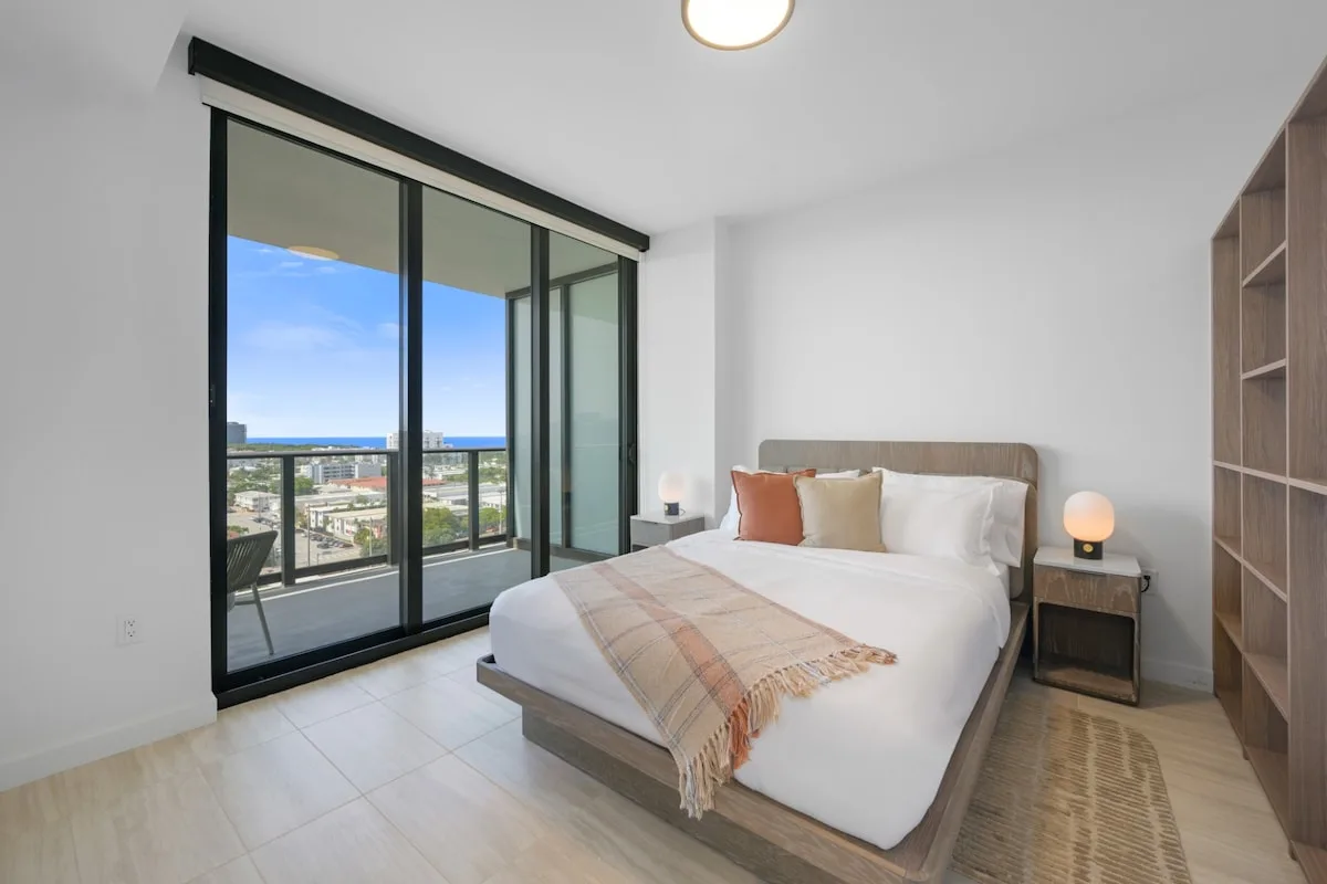 Modernes Küstenapartment in Miami Beach, Foto 3