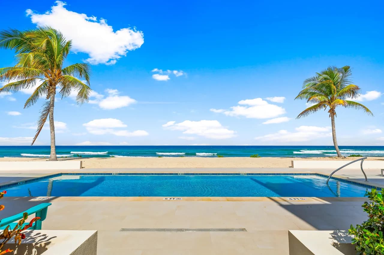 Beach Access Condominium in Cayman photo 4