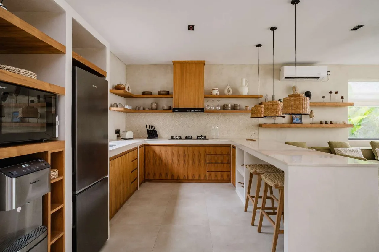 Spacious Villa With Refined Natural Textures photo 5