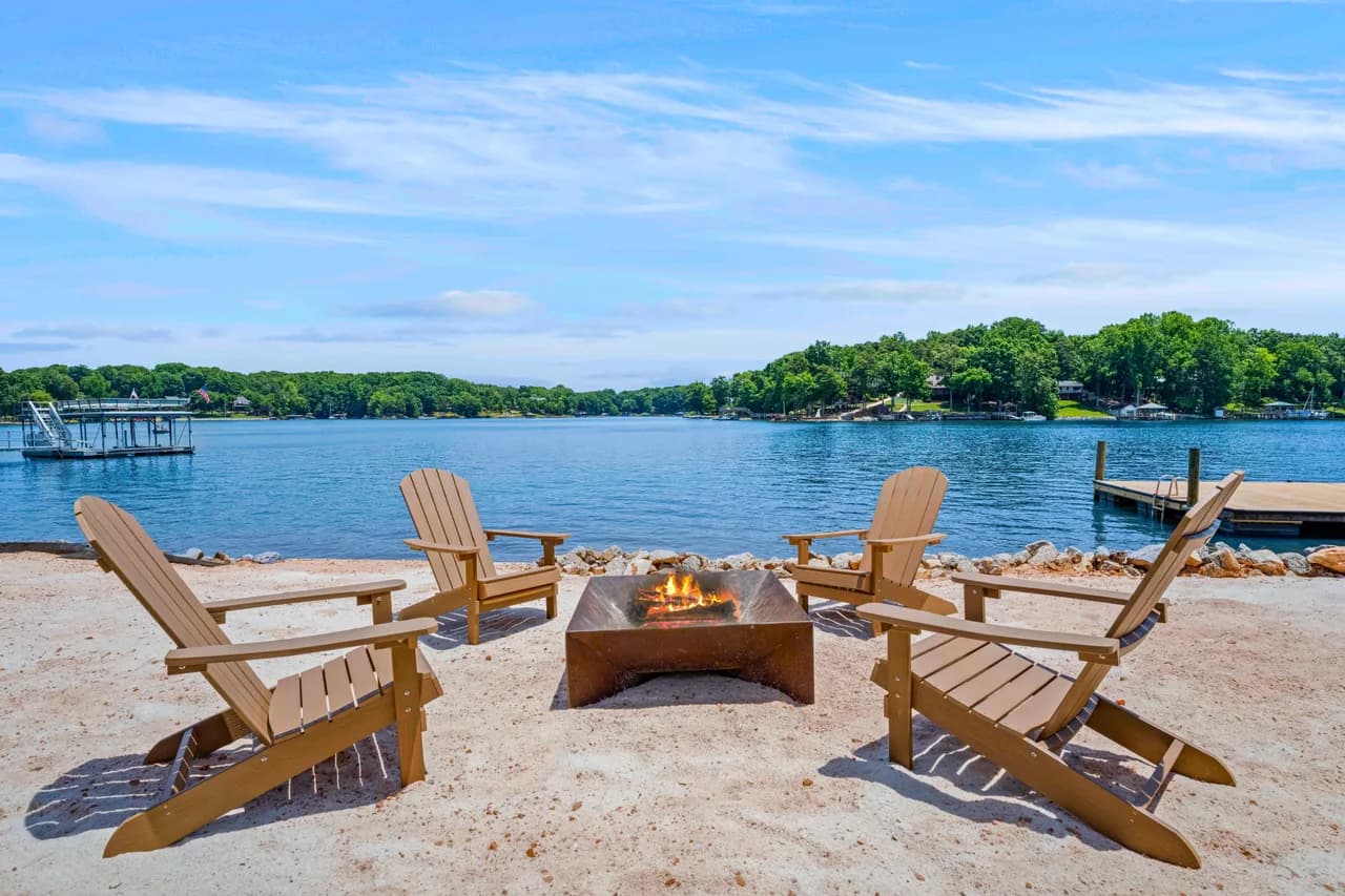 Spacious Retreat with Lake Access in Mooresville photo 5