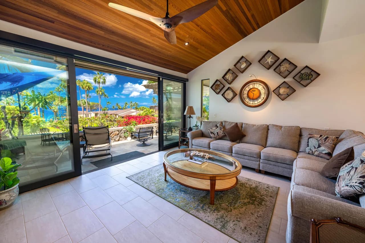 Luxury Beachfront Condominium in Wailea Maui photo 4
