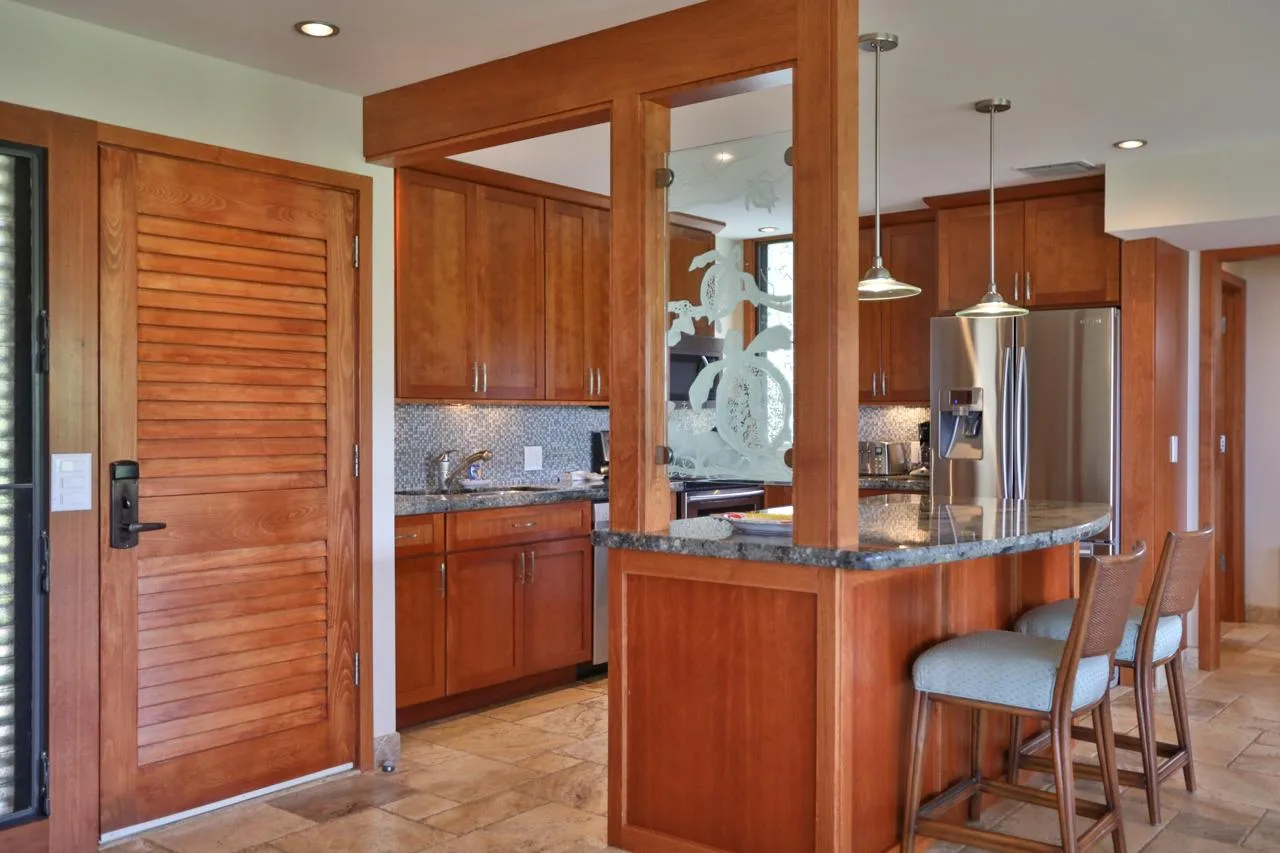 Oceanfront Condominium in Kihei Maui Hawaii photo 4