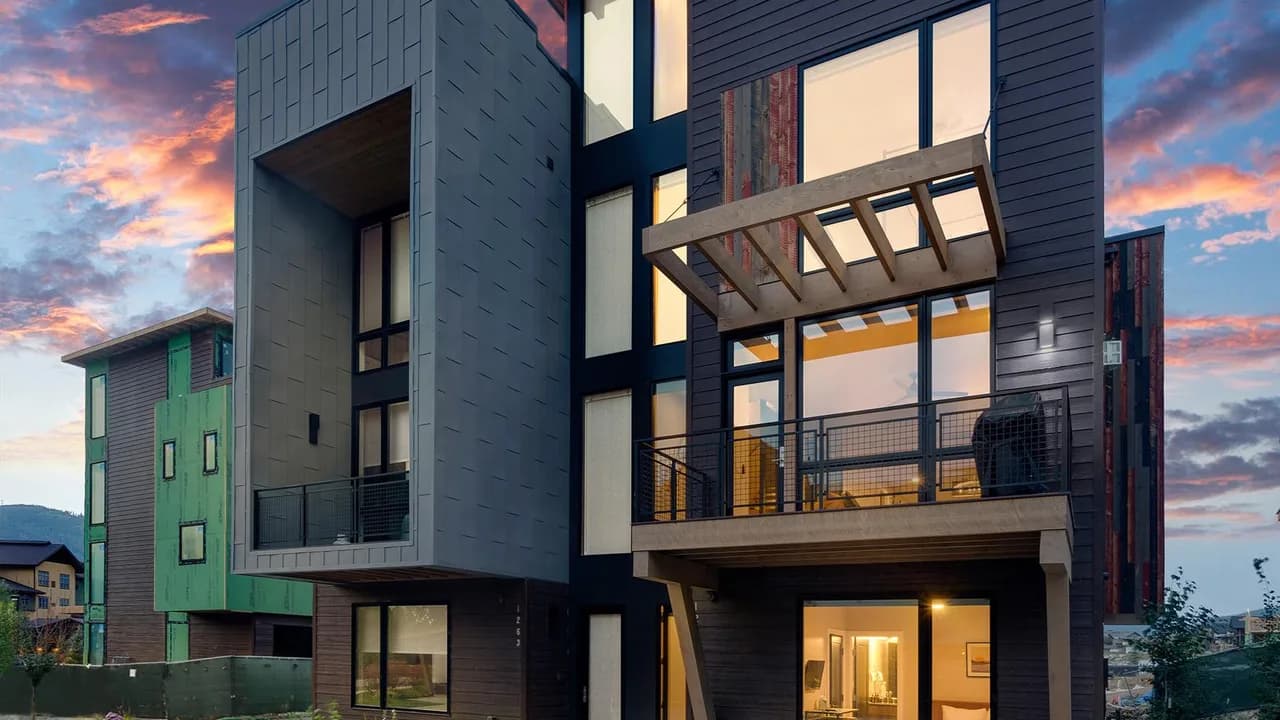 Metropolitan House photo 3