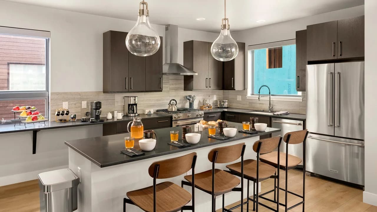 Metropolitan House photo 5