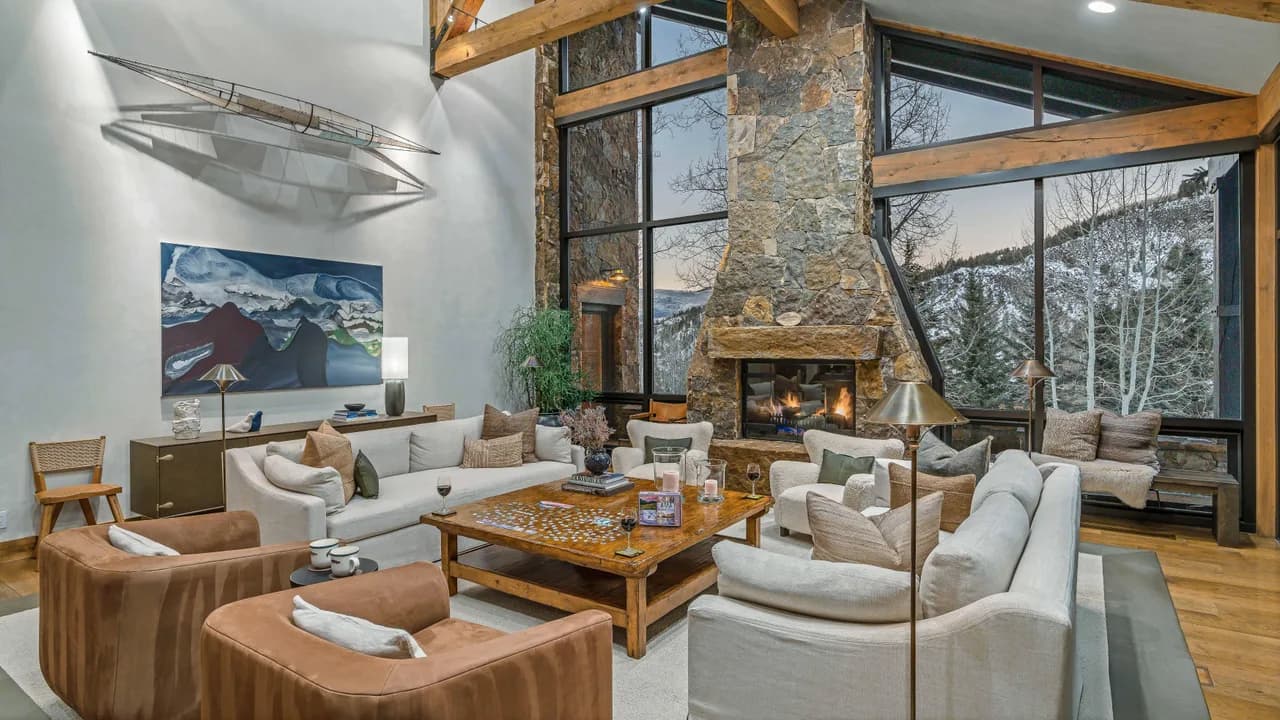 Charming Mountain-View Vacation Home in Avon, Foto 2