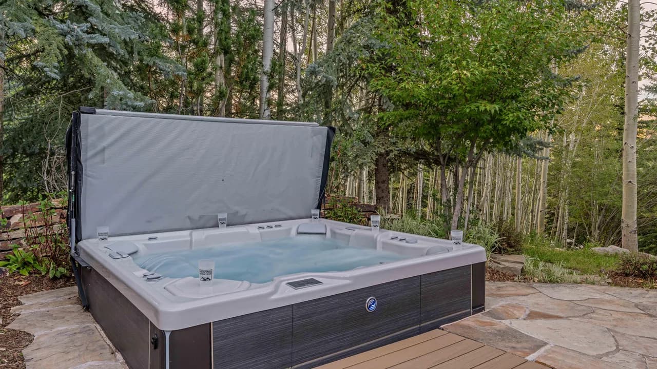 Charming Mountain-View Vacation Home in Avon, Foto 3