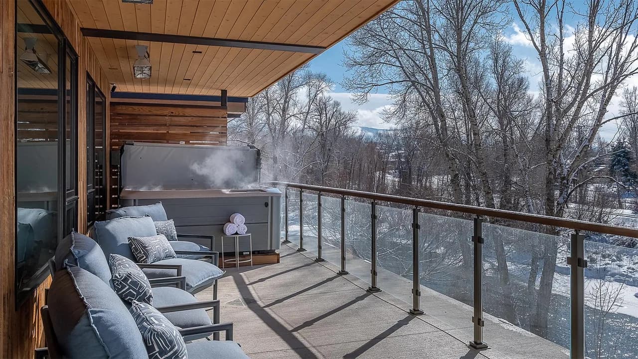 Riverlight Lodge photo 2