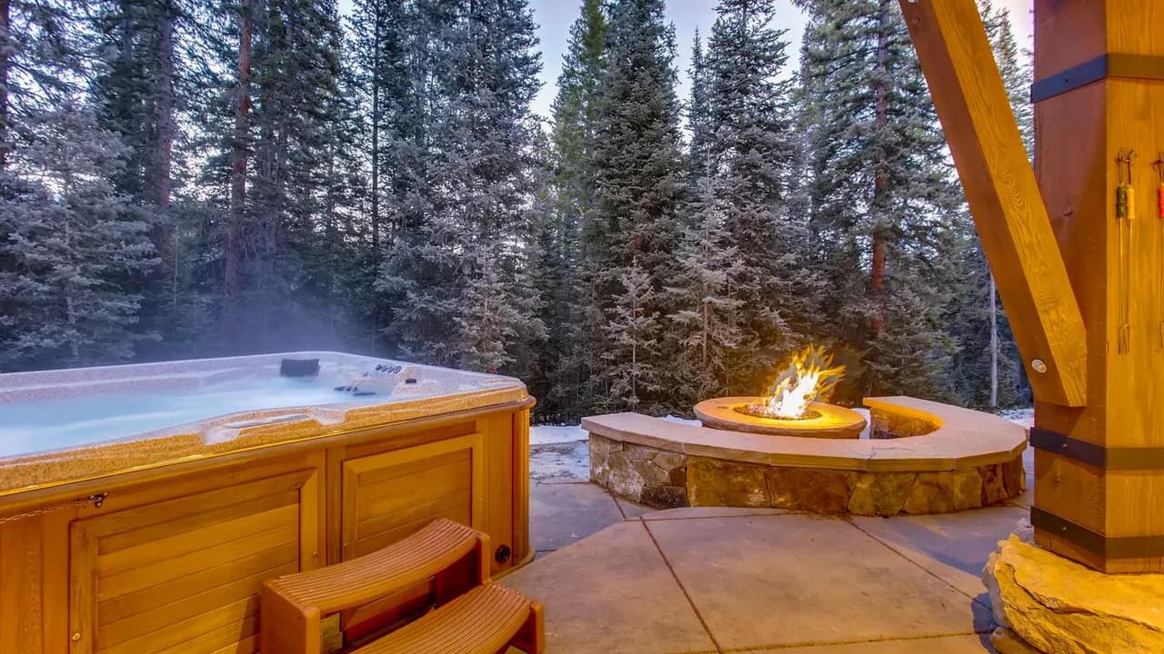 Rocky Mountain Lodge photo 2