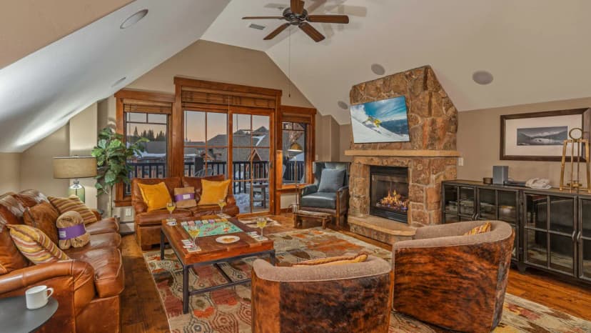 Crystal Peak Lodge #7504: Celestite Retreat
