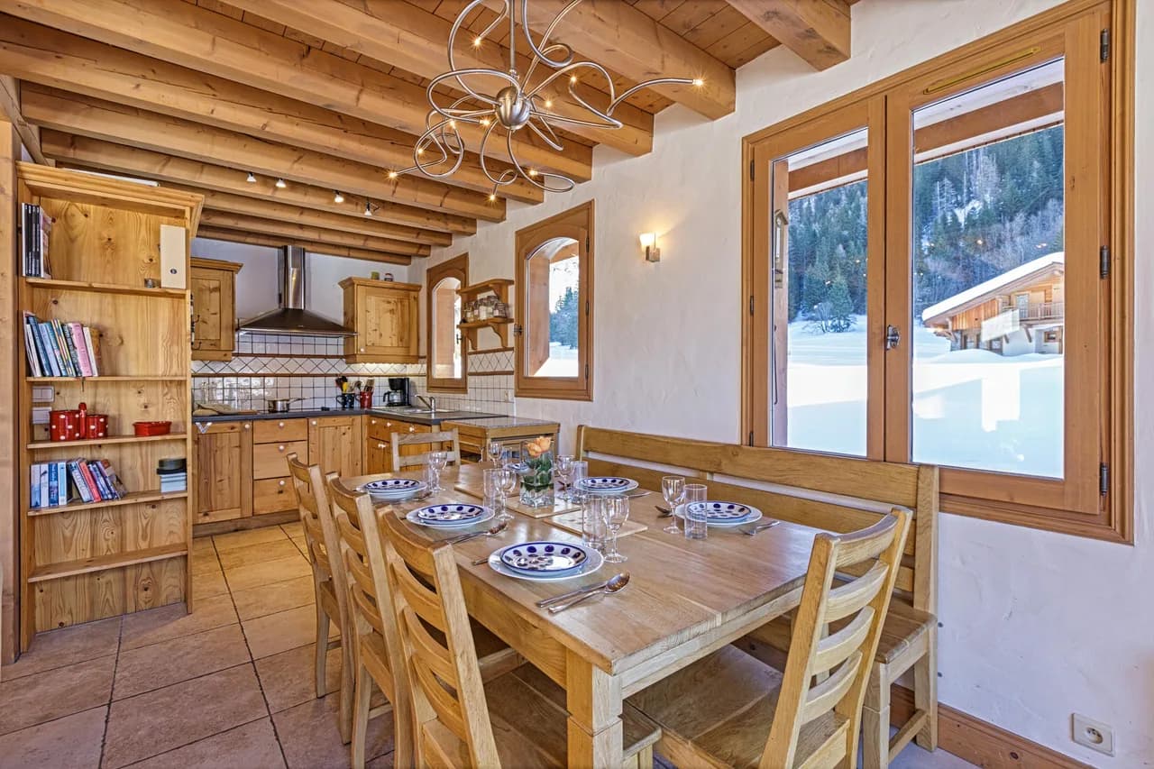 Chalets Bonheur 6BR Sauna Sleeps 10 photo 4