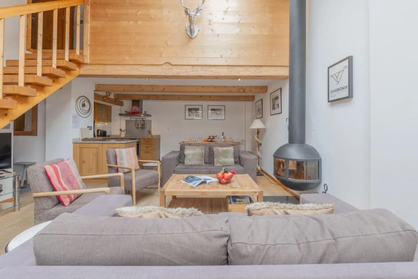 Apt Clusettes 1-min walk to ski + parking & WiFi