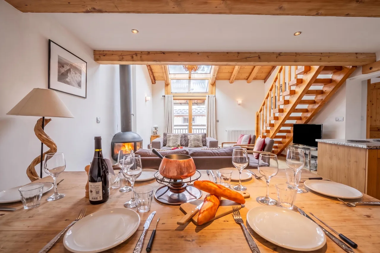 Apt Clusettes 1-min walk to ski + parking & WiFi photo 3