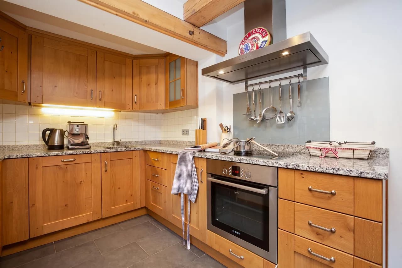 Apt Clusettes 1-min walk to ski + parking & WiFi photo 5