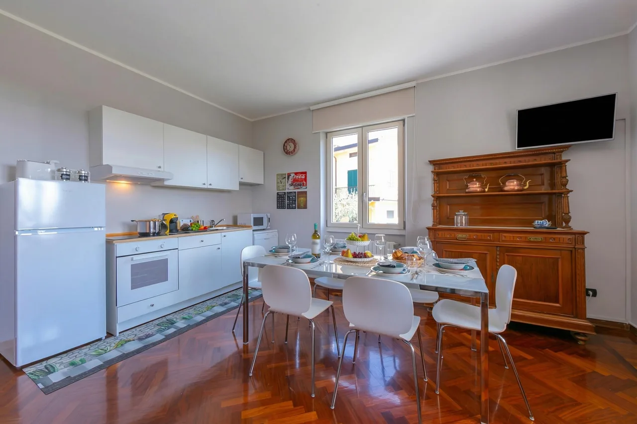 La Maison Fleurie Appt Girasole 2BR Terraza + Estacionamiento Gratis, foto 2