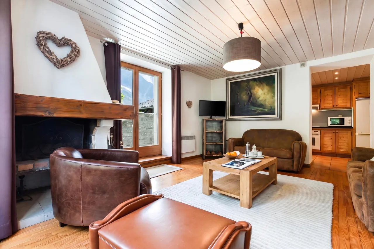 Chez Roberto Chamonix 3BR Duplex w/ Sauna + Garden photo 4