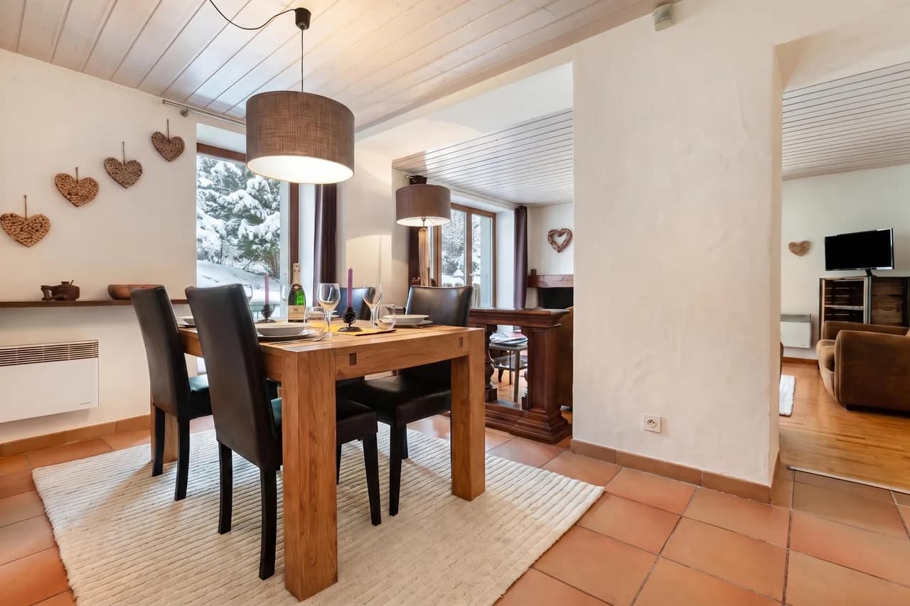 Chez Roberto Chamonix 3BR Duplex w/ Sauna + Garden photo 5