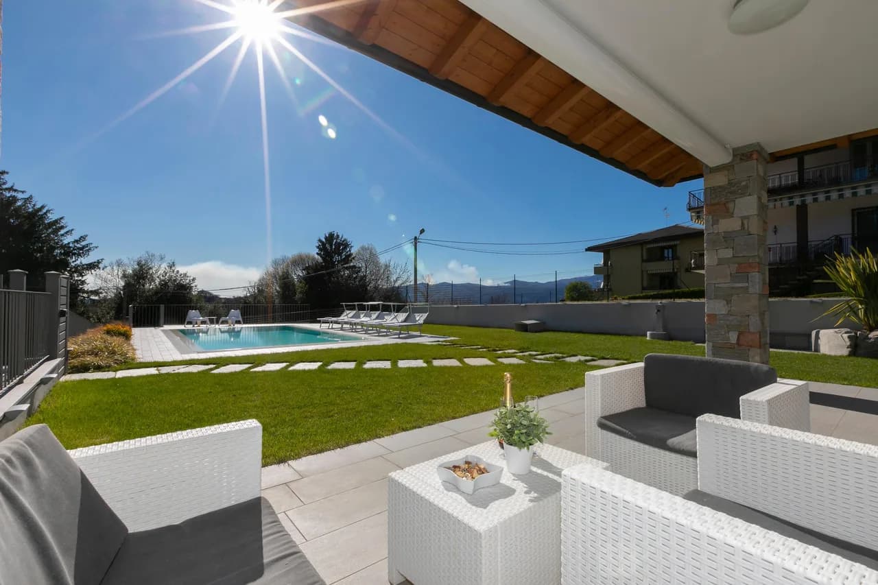 Lake View Villa in Besozzo, Lombardy, Italy, foto 2