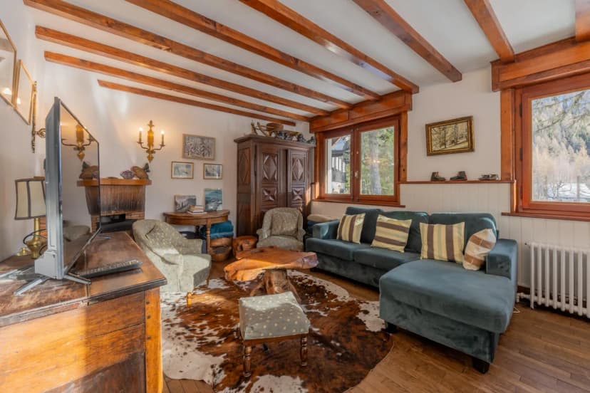 Chalet Ecureuil Family retreat w/ Garden & Fireplace