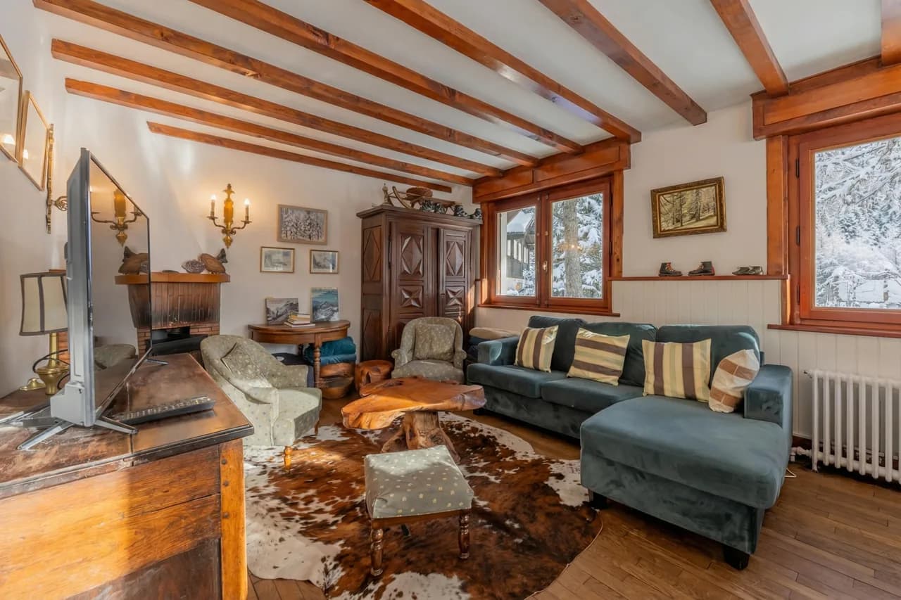 Chalet Ecureuil Family retreat w/ Garden & Fireplace photo 2