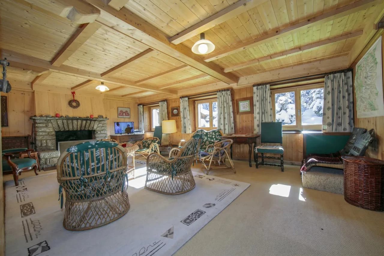 Chalet Du Croz RJ Historic Farmhouse Charm, Sleeps 8 photo 2
