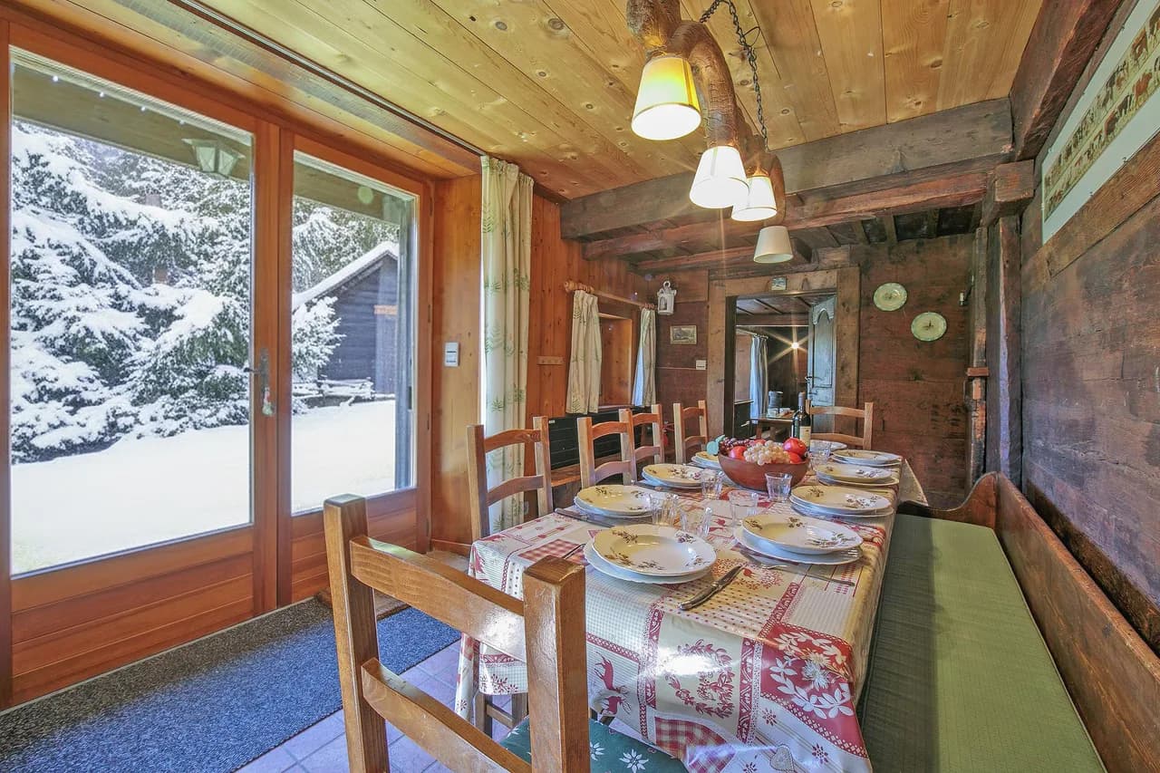 Chalet Du Croz RJ Historic Farmhouse Charm, Sleeps 8 photo 3