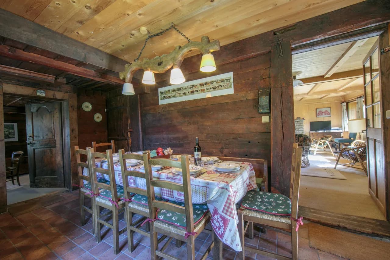 Chalet Du Croz RJ Historic Farmhouse Charm, Sleeps 8 photo 5