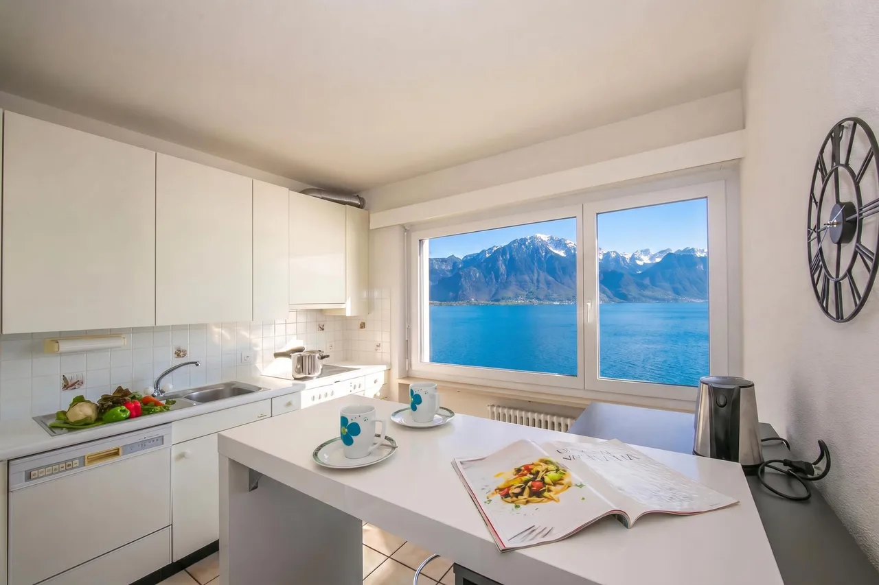 On the Lake 2BR with Garage in Porto Ronco photo 4