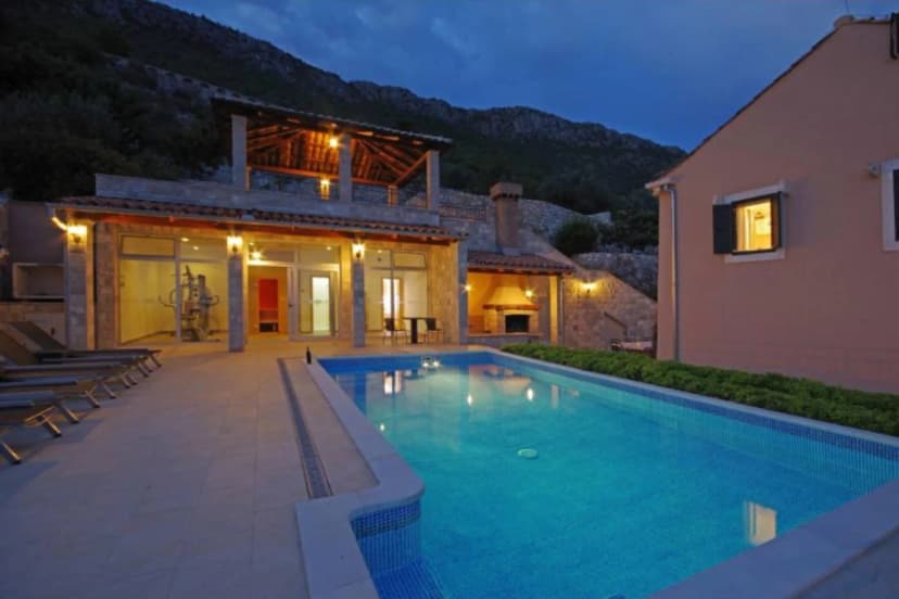 Pool Villa Dia /w Sauna & Jacuzzi near Dubrovnik