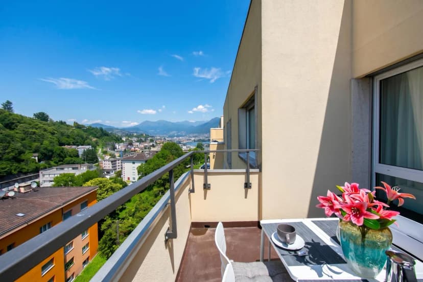 Laguna di Lugano with Balcony