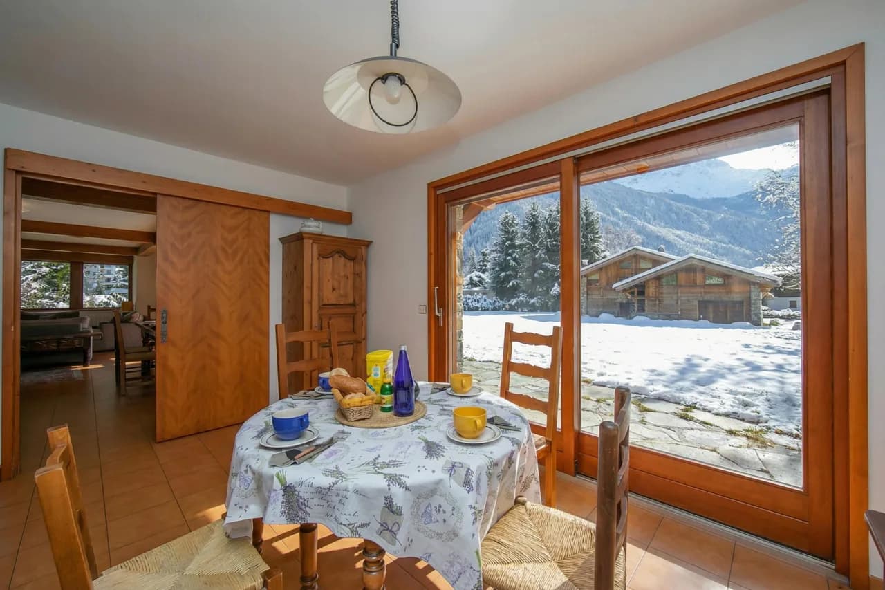 Chalet du Golf618 Family retreat for 9 next to Ski lifts photo 4