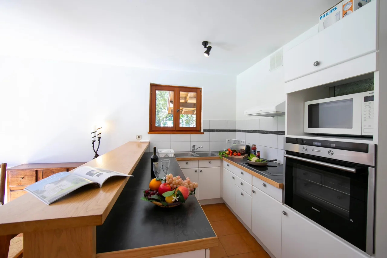 Chalet du Golf618 Family retreat for 9 next to Ski lifts photo 5