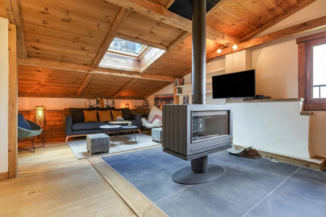 Le Beaulieu Chamonix Penthouse Loft | Kamin & Ausblick