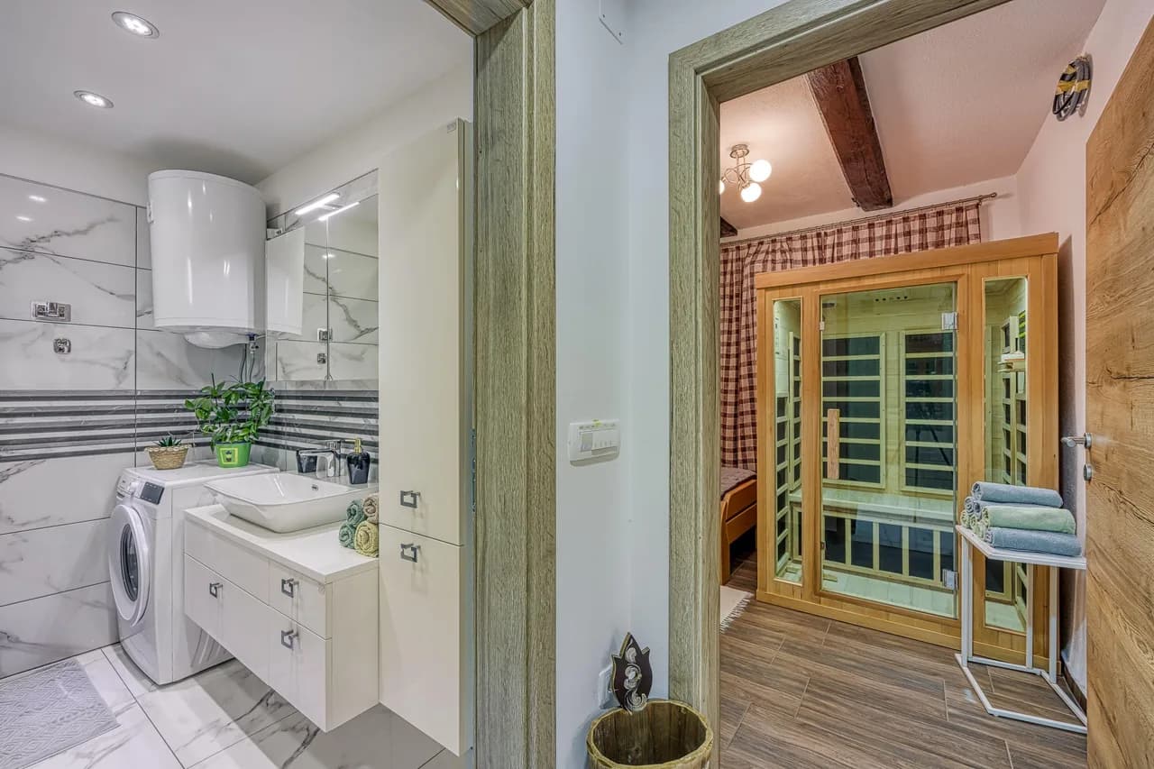 Luxury Poolside Vacation Home in Gradac, photo 3