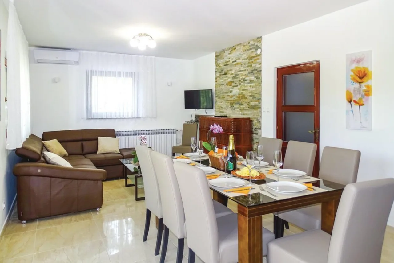 Lakeside Vacation Home in Metlika, Slovenia, photo 4