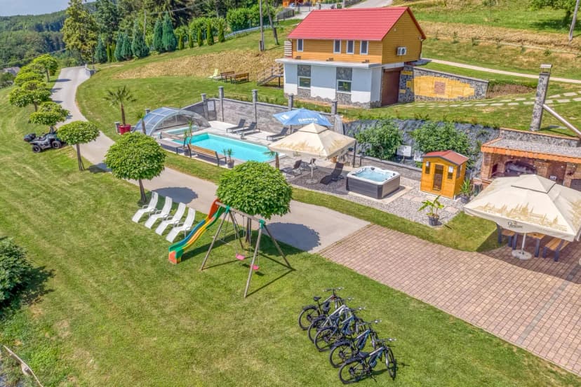 Pool & Whirlpool Villa Art Three