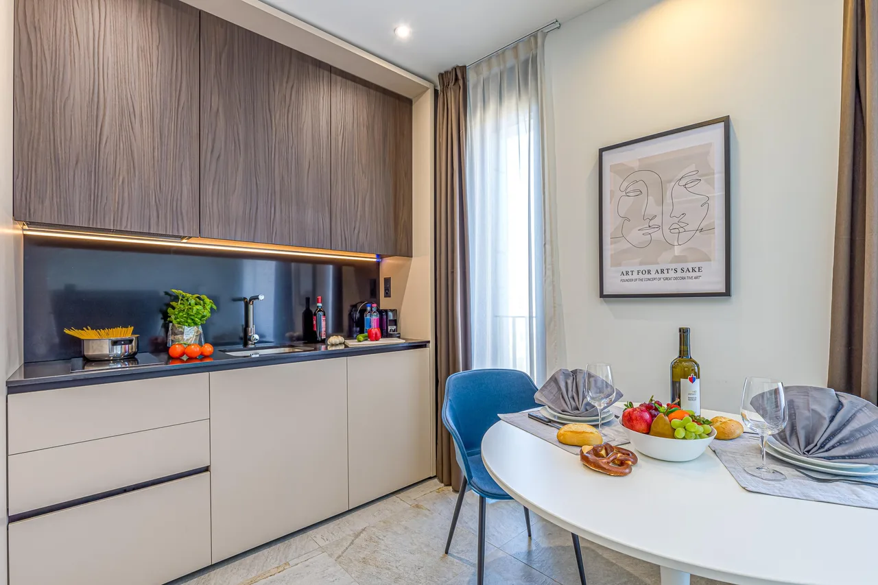 ICON H Lugano 506 Suite Business photo 3
