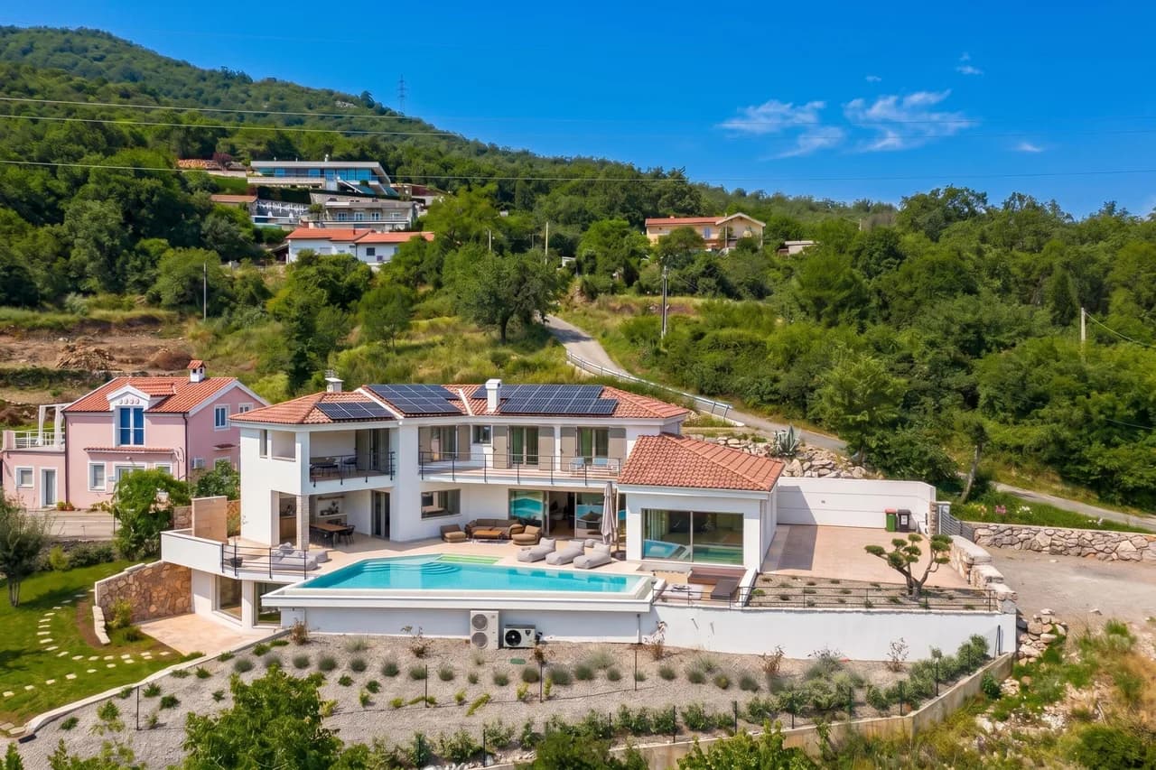 Villa de Luxe Dana Piscine Intérieure et Sauna, photo 2