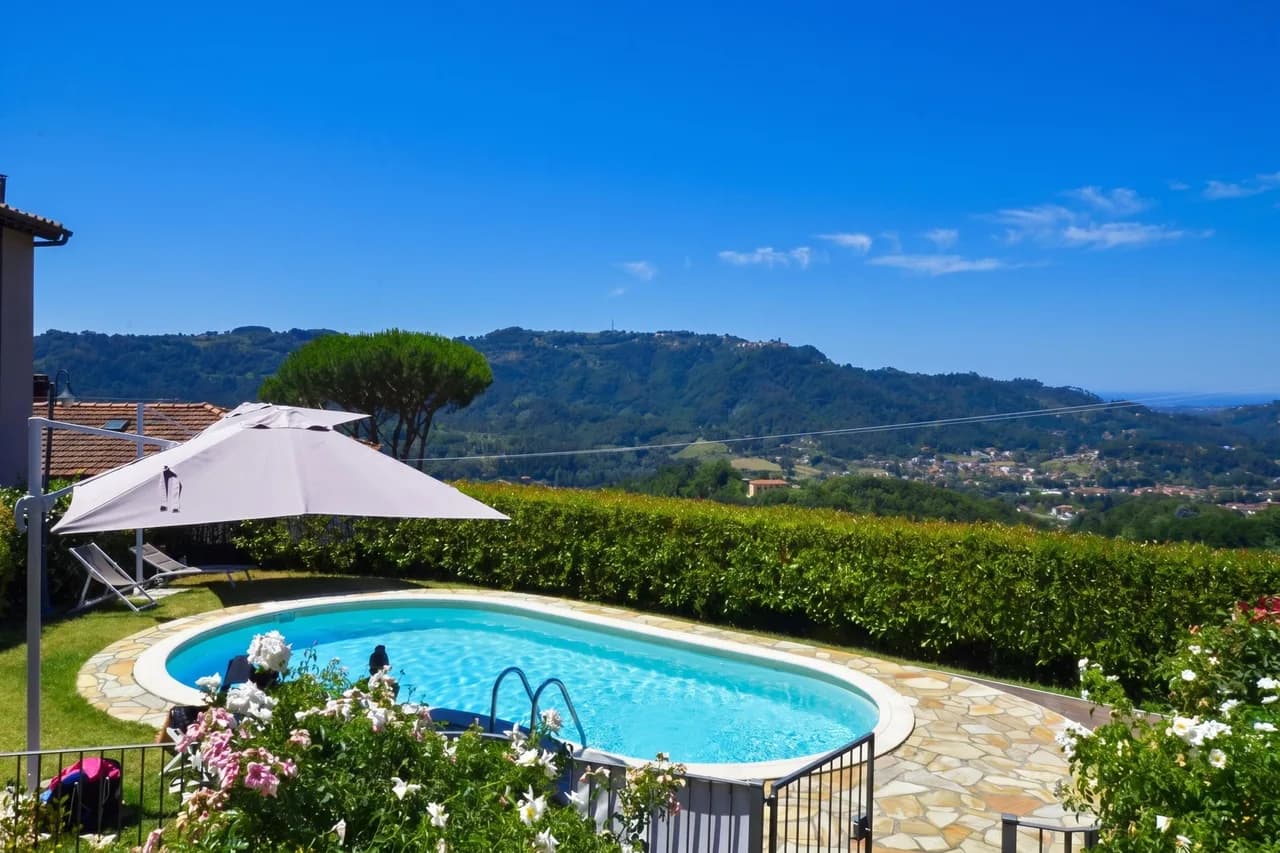 Modern Apartment Near Beaches in Camaiore photo 4