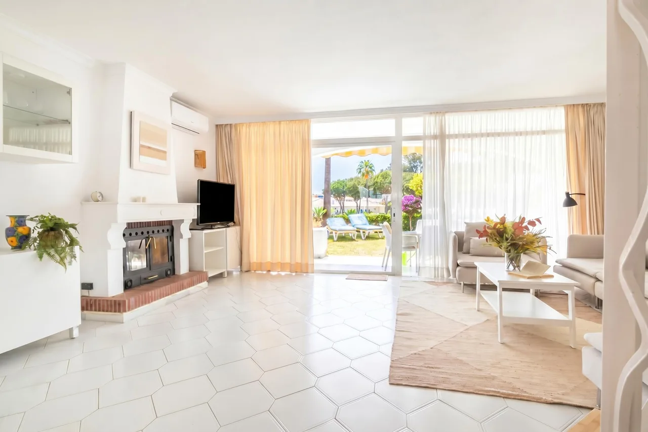 Charming Townhome Near Beach in Mijas Costa, Foto 5