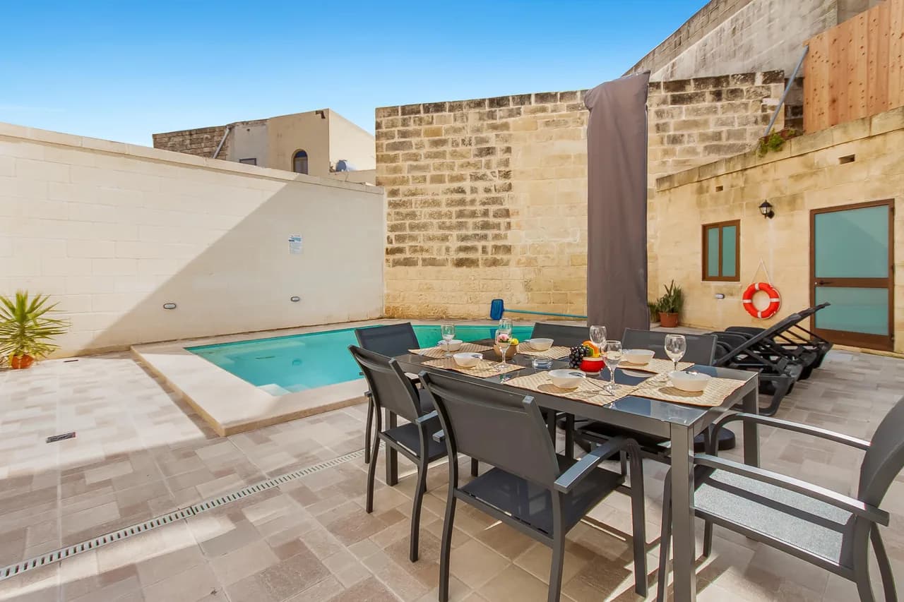 Nadurin, villa gozitana de 7 dormitorios y 2 piscinas, foto 3