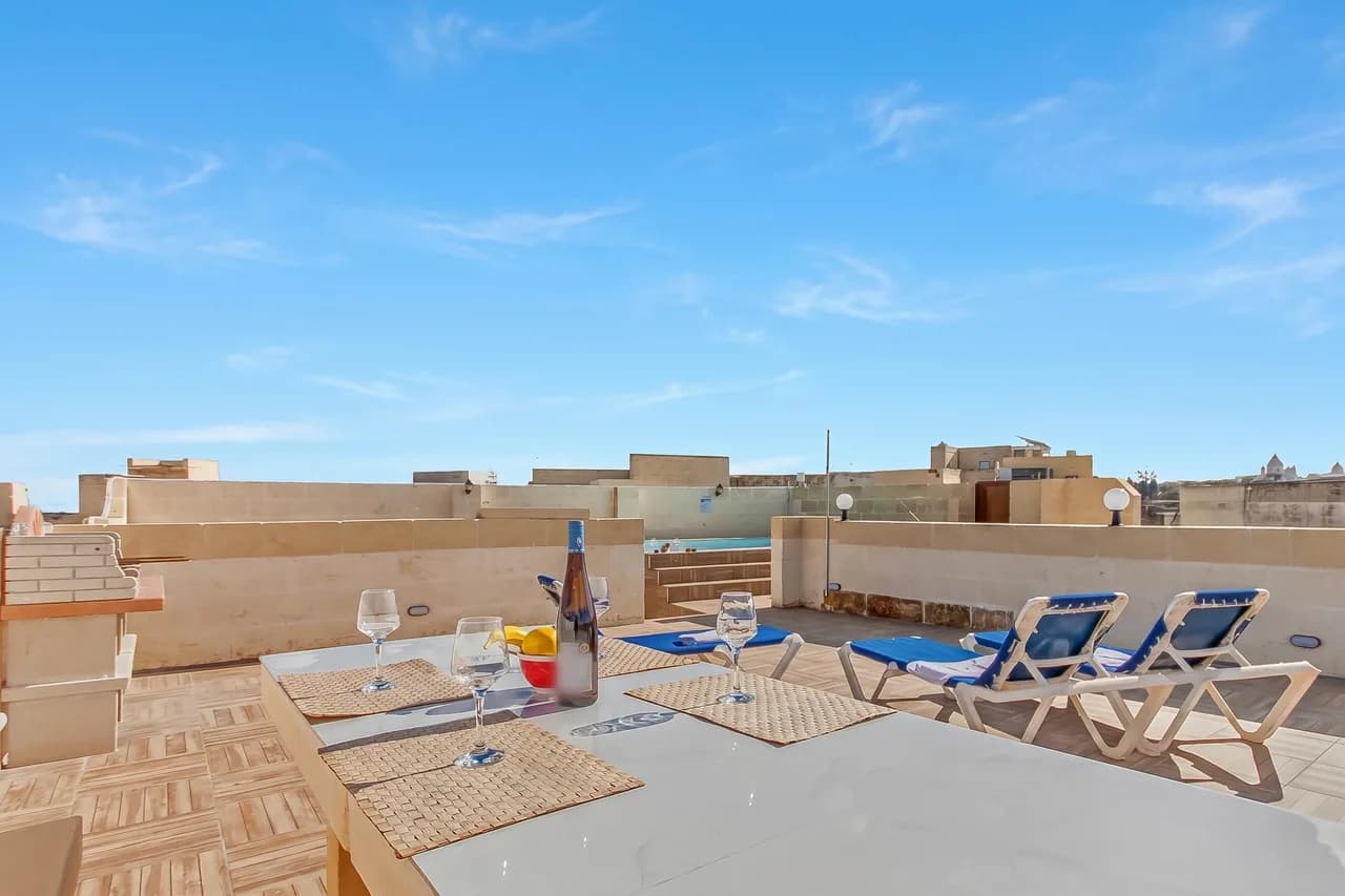 Nadurin, villa gozitana de 7 dormitorios y 2 piscinas, foto 4