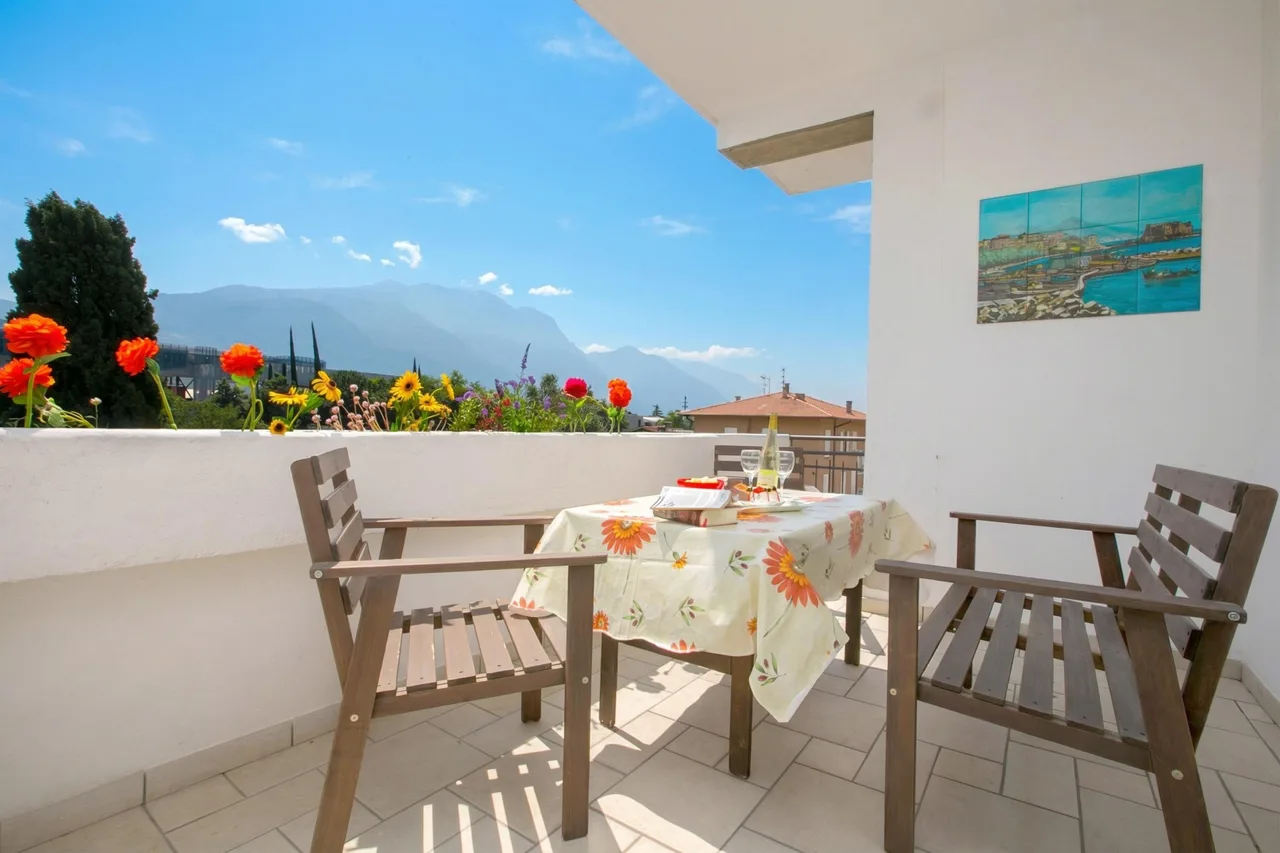 Sunny Balcony Apartment in Riva del Garda
