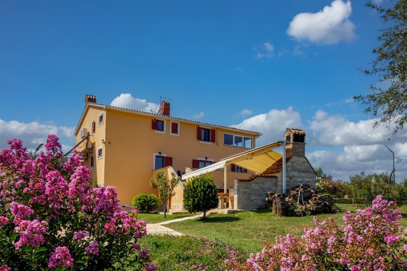 Pool Villa Divina